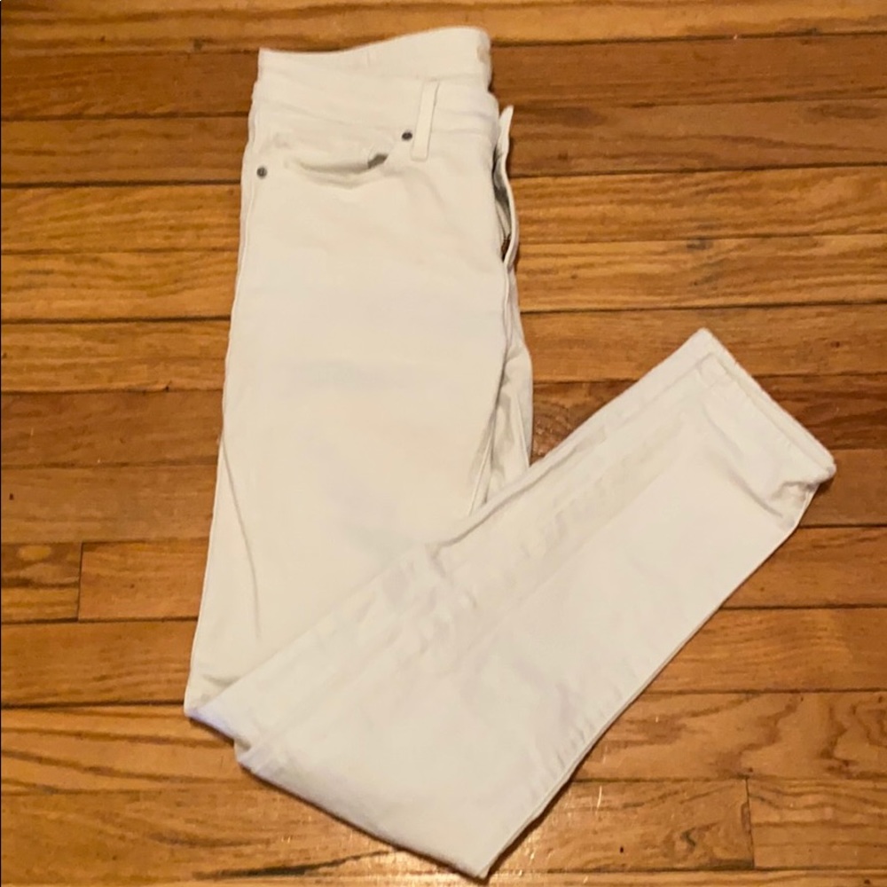 White Levis 711